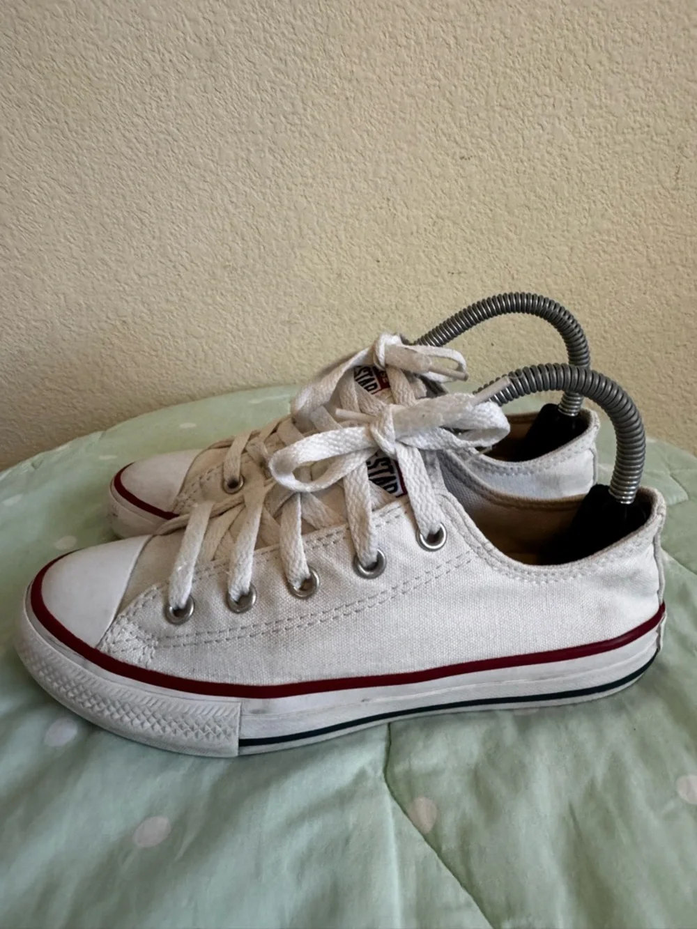 Converse White Canvas Low-Top Kids Sneakers with Red Trim Kids Size 1
